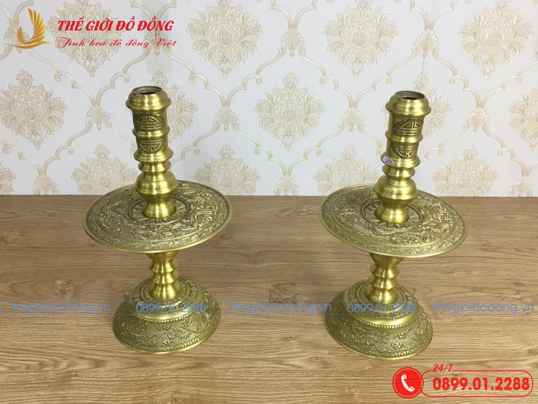 chan-nen-tho-cung-hoa-van-rong-mau-vang-dam-04 đôi chân nến thờ cúng hoa văn rồng màu vàng đậm - 04