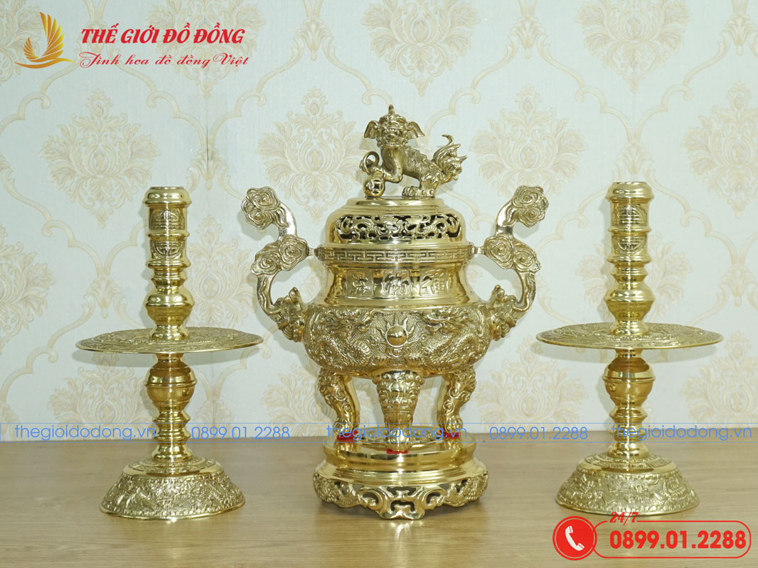 bo-tam-su-nen-dinh-rong-mau-vang-dam-cao-40cm-01 bộ tam sự nến đỉnh rồng màu vàng đậm cao 40cm - 01
