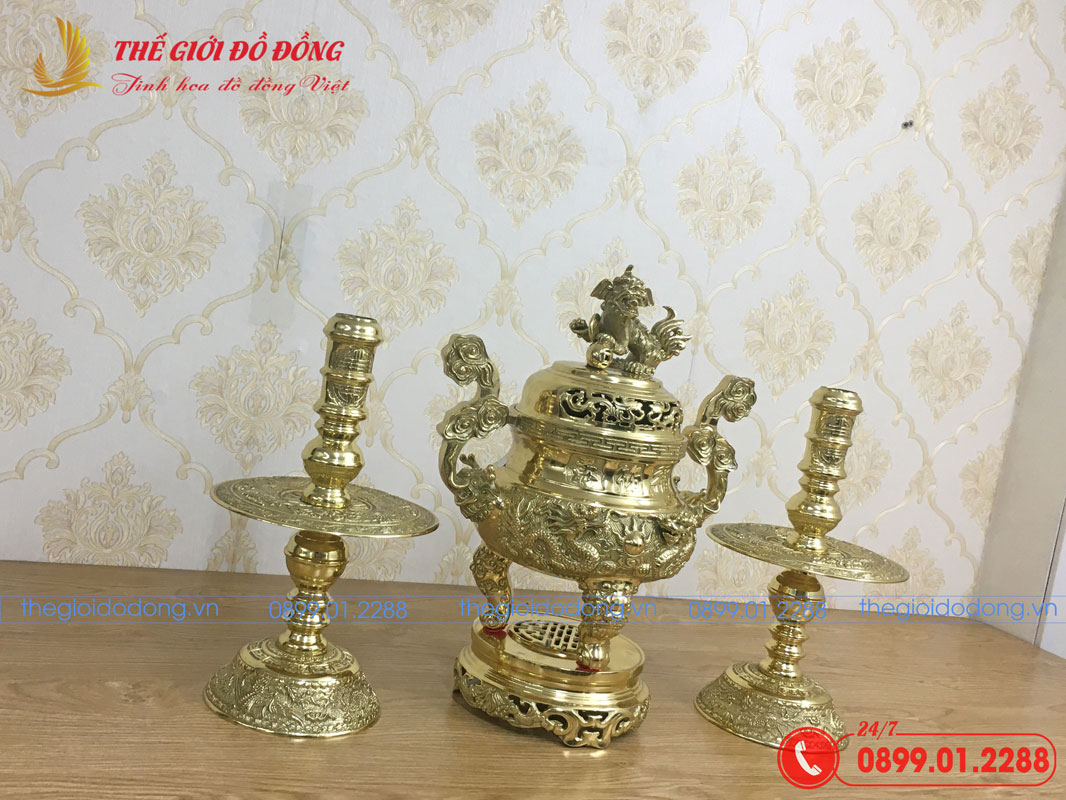 bo-tam-su-nen-dinh-rong-mau-vang-dam-cao-40cm-02 bộ tam sự nến đỉnh rồng màu vàng đậm cao 40cm - 02