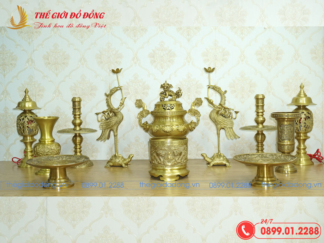 bo-do-tho-12-mon-dinh-soi-mau-vang-dam-cao-40cm-01 bộ đồ thờ 12 món đỉnh sòi màu vàng đậm cao 40cm - 01