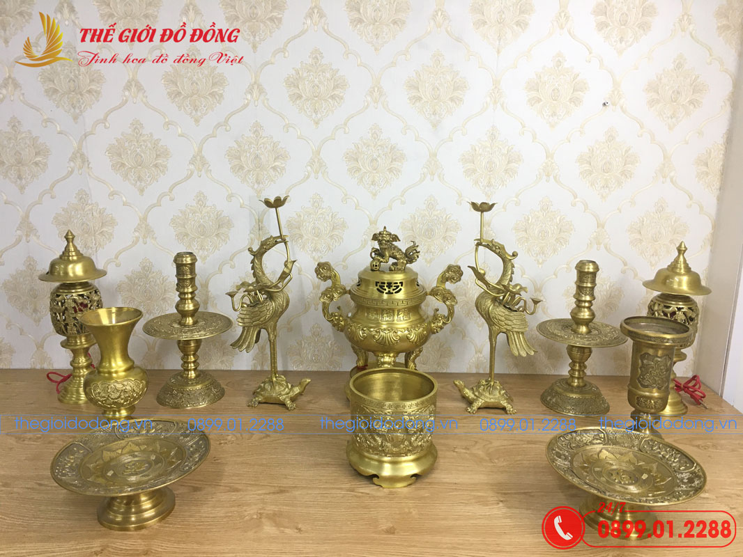 bo-do-tho-12-mon-dinh-soi-mau-vang-dam-cao-40cm-02 bộ đồ thờ 12 món đỉnh sòi màu vàng đậm cao 40cm - 02