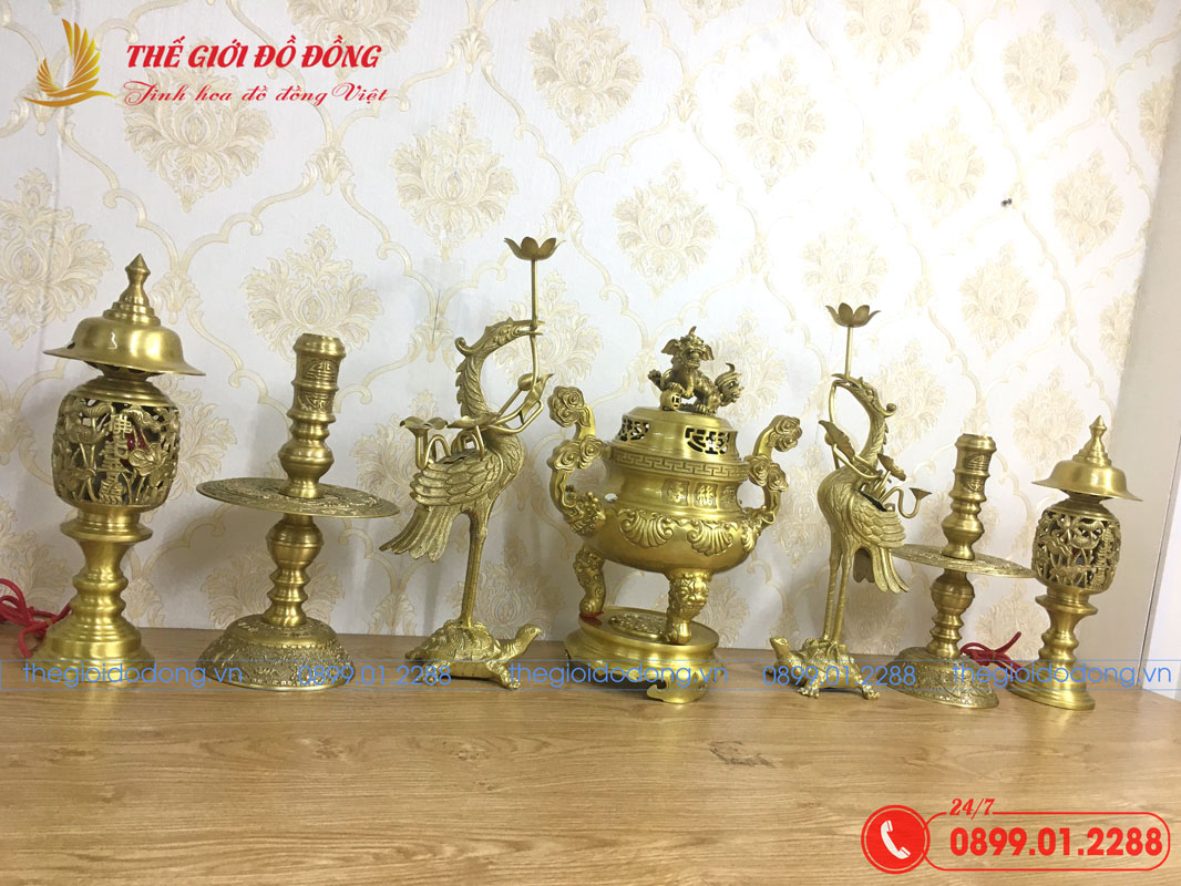 bo-do-tho-7-mon-dinh-soi-mau-vang-dam-cao-40cm-03 bộ đồ thờ 7 món đỉnh sòi màu vàng đậm cao 40cm - 03